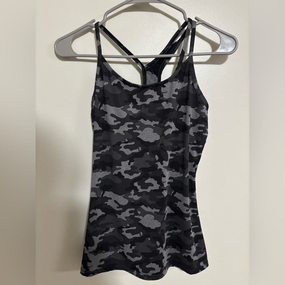 Black camo workout tank top